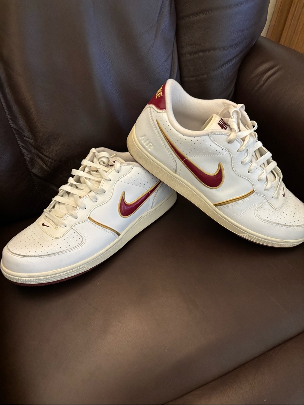 Nike Men's 2005 Air White and Burgundy Low-Top Leather Sneakers